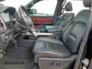 2020 Ram 1500 Rebel z VIN 1C6SRFLT6LN127034, wystawiony jako Copart lot #64791005 z przebiegiem 86 689 mil mil oraz Szkoda całkowita • Salvage title. Historia ofert i sprzedaży dostępna na DreamBid. Obrazek 7.