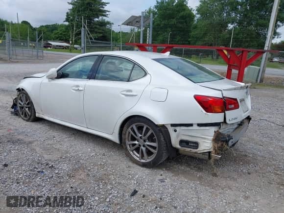 2008 Lexus IS 350 with VIN JTHBE262882016007, listed as a IAAI auction lot 42194725 with 72,052 mi miles and . Bid and sale history available at DreamBid. Image 3.