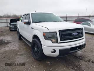 2013 Ford F-150 XL z VIN 1FTFW1CT0DKD07327, wystawiony jako IAAI lot #41531104 z przebiegiem 114 358 mil mil oraz . Historia ofert i sprzedaży dostępna na DreamBid. Obrazek 1.