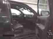 2019 Toyota Tacoma SR5 z VIN 5TFSZ5ANXKX174139, wystawiony jako IAAI lot #43035436 z przebiegiem 38 075 mil mil oraz . Historia ofert i sprzedaży dostępna na DreamBid. Obrazek 5.