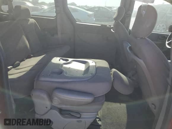 2003 Dodge Caravan Sport with VIN 2D4GP44L03R118908, listed as a Copart auction lot 63680735 with 213,962 mi miles and Salvage title. Bid and sale history available at DreamBid. Image 11.