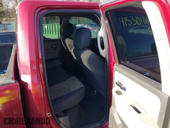 2011 Ram 1500 SLT z VIN 1D7RV1GT0BS620424, wystawiony jako IAAI lot #41530464 z przebiegiem 134 876 mil mil oraz . Historia ofert i sprzedaży dostępna na DreamBid. Obrazek 8.