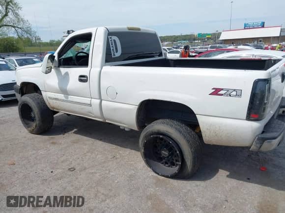 2004 Chevrolet Silverado 2500HD LS with VIN 1GCHK24144E137012, listed as a IAAI auction lot 42042283 with 197,284 mi miles and . Bid and sale history available at DreamBid. Image 15.