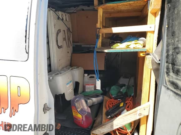 2005 Chevrolet Express Passenger с VIN 1GAHG39U851253728, выставлен на аукционе Copart как лот 68888055 с пробегом 278 430 миль миль и Списание • Salvage title. История ставок и продаж доступна на DreamBid. Изображение 11.