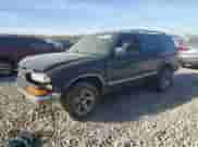 2001 Chevrolet Blazer LT z VIN 1GNCS13W412123679, wystawiony jako Copart lot #50485175 z przebiegiem 158 075 mil mil oraz Szkoda całkowita • Salvage title. Historia ofert i sprzedaży dostępna na DreamBid. Obrazek 1.
