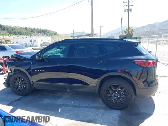 2020 Chevrolet Blazer LT with VIN 3GNKBDRSXLS563480, listed as a IAAI auction lot 42078861 with 122,308 mi miles and . Bid and sale history available at DreamBid. Image 14.