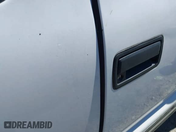 1999 Chevrolet Blazer LS z VIN 1GNDT13W8X2194684, wystawiony jako IAAI lot #41845973 z przebiegiem 423 234 mil mil oraz . Historia ofert i sprzedaży dostępna na DreamBid. Obrazek 14.