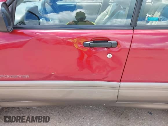 1999 Subaru Forester S with VIN JF1SF6558XH709095, listed as a IAAI auction lot 42893261 with 132,877 mi miles and . Bid and sale history available at DreamBid. Image 6.