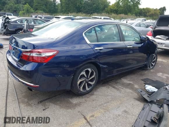 2016 Honda Accord EX-L z VIN 1HGCR2F90GA180963, wystawiony jako IAAI lot #43308284 z przebiegiem 109 011 mil mil oraz . Historia ofert i sprzedaży dostępna na DreamBid. Obrazek 4.