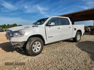 2019 Ram 1500 Laramie с VIN 1C6RREJT6KN628595, выставлен на аукционе Copart как лот 70586805 с пробегом 87 667 миль миль и Списание • Salvage title. История ставок и продаж доступна на DreamBid. Изображение 1.