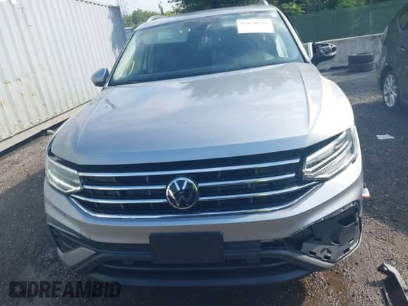 2024 Volkswagen Tiguan SE с VIN 3VVMB7AX7RM062748, выставлен на аукционе IAAI как лот 42650974 с пробегом 7 447 миль миль и . История ставок и продаж доступна на DreamBid. Изображение 12.