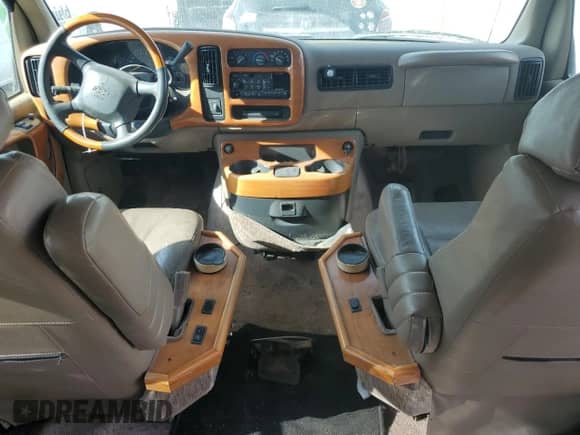 2000 Chevrolet Express Cargo YF7 z VIN 1GBFG15R4Y1184579, wystawiony jako Copart lot #67897225 z przebiegiem 147 325 mil mil oraz Czysty tytuł • Clean title. Historia ofert i sprzedaży dostępna na DreamBid. Obrazek 8.