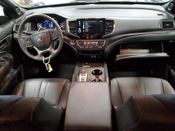 2024 Honda Passport TrailSport z VIN 5FNYF8H67RB019197, wystawiony jako Copart lot #67818765 z przebiegiem 10 425 mil mil oraz Szkoda całkowita • Salvage title. Historia ofert i sprzedaży dostępna na DreamBid. Obrazek 8.