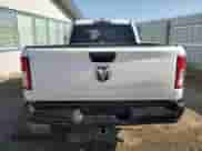 2020 Ram 1500 Tradesman z VIN 1C6SRECGXLN398157, wystawiony jako Copart lot #59112015 z przebiegiem 57 030 mil mil oraz Czysty tytuł • Clean title. Historia ofert i sprzedaży dostępna na DreamBid. Obrazek 6.