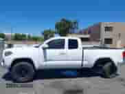 2018 Toyota Tacoma SR5 z VIN 5TFSZ5AN7JX125771, wystawiony jako IAAI lot #42783782 z przebiegiem 152 340 mil mil oraz . Historia ofert i sprzedaży dostępna na DreamBid. Obrazek 14.