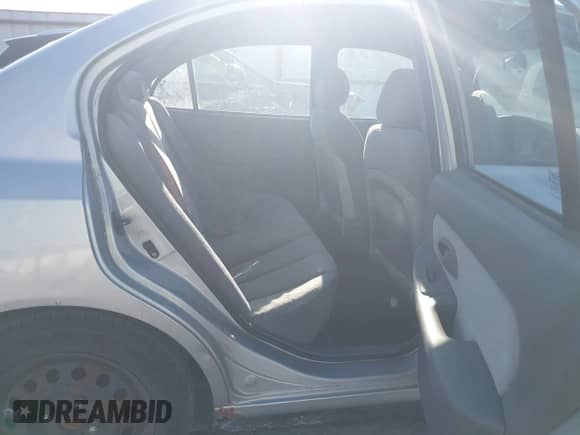 2005 Hyundai Elantra GLS z VIN KMHDN46D75U952932, wystawiony jako IAAI lot #43158187 z przebiegiem 167 076 mil mil oraz . Historia ofert i sprzedaży dostępna na DreamBid. Obrazek 8.