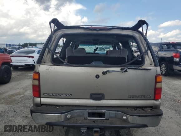 2001 Chevrolet Suburban LT с VIN 3GNGC26U01G277358, выставлен на аукционе Copart как лот 67711355 с пробегом 270 571 миль миль и Списание • Salvage title. История ставок и продаж доступна на DreamBid. Изображение 6.