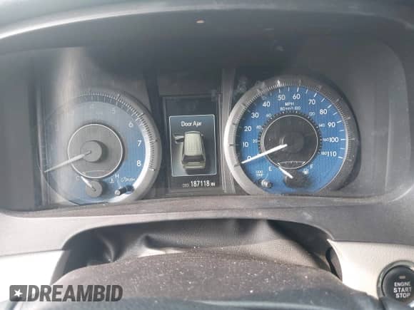 2015 Toyota Sienna XLE with VIN 5TDYK3DC3FS638686, listed as a IAAI auction lot 42482709 with 187,118 mi miles and . Bid and sale history available at DreamBid. Image 7.
