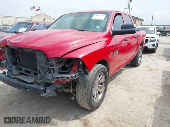 2014 Ram 1500 Express z VIN 1C6RR6KT3ES154972, wystawiony jako IAAI lot #42396509 z przebiegiem 212 733 mil mil oraz . Historia ofert i sprzedaży dostępna na DreamBid. Obrazek 2.