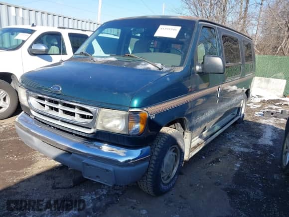1999 Ford Econoline Cargo с VIN 1FDRE14W3XHB36482, выставлен на аукционе IAAI как лот 41393346 с пробегом 130 669 миль миль и . История ставок и продаж доступна на DreamBid. Изображение 2.
