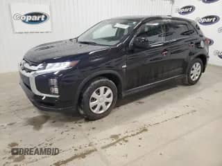 2023 Mitsubishi Outlander ES z VIN JA4ARUAU3PU008366, wystawiony jako Copart lot #80885955 z przebiegiem 39 494 mil mil oraz Czysty tytuł • Clean title. Historia ofert i sprzedaży dostępna na DreamBid. Obrazek 1.