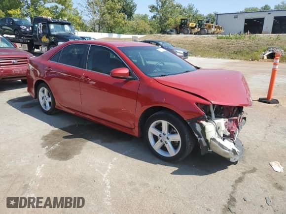 2014 Toyota Camry L с VIN 4T1BF1FK5EU804344, выставлен на аукционе Copart как лот 71282095 с пробегом 247 619 миль миль и Списание • Salvage title. История ставок и продаж доступна на DreamBid. Изображение 4.