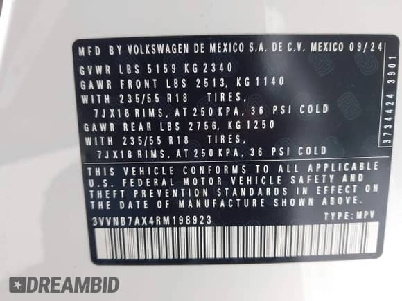 2024 Volkswagen Tiguan SE with VIN 3VVNB7AX4RM198923, listed as a IAAI auction lot 42312597 with 6,827 mi miles and . Bid and sale history available at DreamBid. Image 9.