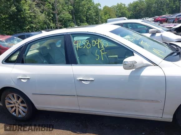 2009 Hyundai Azera Limited с VIN KMHFC46F29A357851, выставлен на аукционе IAAI как лот 42580955 с пробегом 143 807 миль миль и . История ставок и продаж доступна на DreamBid. Изображение 12.