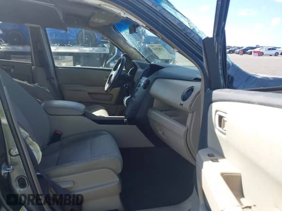 2009 Honda Pilot EX with VIN 5FNYF48479B002617, listed as a IAAI auction lot 43387010 with 216,517 mi miles and . Bid and sale history available at DreamBid. Image 5.