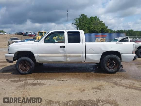 2006 Chevrolet Silverado 1500 Work Truck with VIN 1GCEC19V76Z263186, listed as a IAAI auction lot 42892675 with Not provided miles and . Bid and sale history available at DreamBid. Image 15.