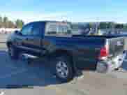 2007 Toyota Tacoma PreRunner z VIN 5TETU62NX7Z388023, wystawiony jako IAAI lot #43306755 z przebiegiem 182 795 mil mil oraz . Historia ofert i sprzedaży dostępna na DreamBid. Obrazek 3.