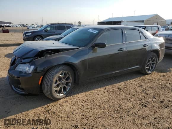 2015 Chrysler 300 S с VIN 2C3CCAGG2FH899885, выставлен на аукционе Copart как лот 71594745 с пробегом 121 969 миль миль и Списание • Salvage title. История ставок и продаж доступна на DreamBid. Изображение 1.