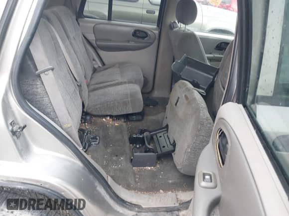 2002 Chevrolet TrailBlazer LS with VIN 1GNDT13S522363484, listed as a IAAI auction lot 41907378 with Not provided miles and . Bid and sale history available at DreamBid. Image 8.