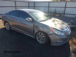 2014 Hyundai Sonata Limited z VIN 5NPEC4AB2EH828372, wystawiony jako IAAI lot #43029344 z przebiegiem 96 316 mil mil oraz . Historia ofert i sprzedaży dostępna na DreamBid. Obrazek 1.