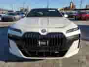 2023 BMW 7 Series 760i xDrive с VIN WBA33EJ09PCM68850, выставлен на аукционе Copart как лот 87250995 с пробегом 12 963 миль миль и Списание • Salvage title. История ставок и продаж доступна на DreamBid. Изображение 5.