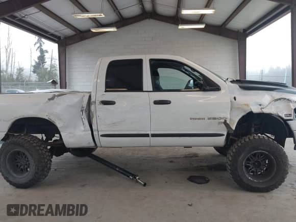 2004 Dodge 2500 SLT with VIN 1D7KU28D34J269793, listed as a IAAI auction lot 43186607 with 175,879 mi miles and . Bid and sale history available at DreamBid. Image 14.