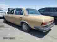 1984 Mercedes-Benz 300 D z VIN WDBAB33A5EA114015, wystawiony jako Copart lot #68778885 z przebiegiem 198 846 mil mil oraz Szkoda całkowita • Salvage title. Historia ofert i sprzedaży dostępna na DreamBid. Obrazek 2.