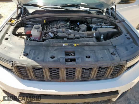 2025 Jeep Grand Cherokee Altitude X с VIN 1C4RJKAGXS8641477, выставлен на аукционе Copart как лот 71854945 с пробегом 10 122 миль миль и Списание • Salvage title. История ставок и продаж доступна на DreamBid. Изображение 12.