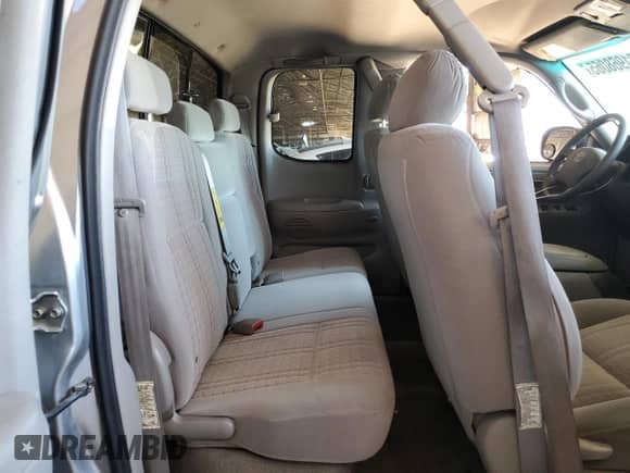 2005 Toyota Tundra SR5 z VIN 5TBRT34105S456421, wystawiony jako Copart lot #81968065 z przebiegiem 199 229 mil mil oraz Szkoda całkowita • Salvage title. Historia ofert i sprzedaży dostępna na DreamBid. Obrazek 10.