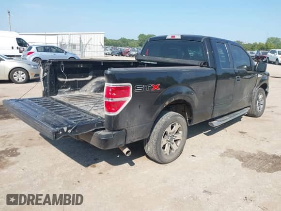 2013 Ford F-150 XL z VIN 1FTFX1CF1DKD46953, wystawiony jako IAAI lot #43164098 z przebiegiem 177 942 mil mil oraz . Historia ofert i sprzedaży dostępna na DreamBid. Obrazek 4.
