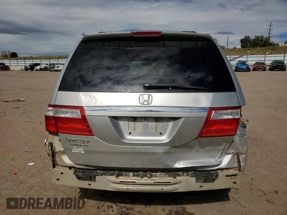 2007 Honda Odyssey Touring z VIN 5FNRL38837B001102, wystawiony jako Copart lot #86654745 z przebiegiem 213 551 mil mil oraz Szkoda całkowita • Salvage title. Historia ofert i sprzedaży dostępna na DreamBid. Obrazek 6.