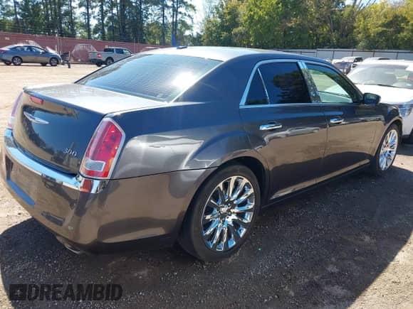 2014 Chrysler 300 с VIN 2C3CCAAG5EH327846, выставлен на аукционе IAAI как лот 43417657 с пробегом 76 397 миль миль и . История ставок и продаж доступна на DreamBid. Изображение 4.