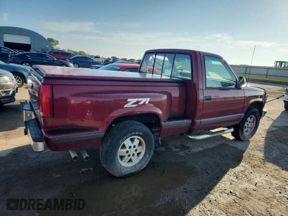 1991 Chevrolet Silverado 1500 с VIN 1GCDK14K8MZ131854, выставлен на аукционе Copart как лот 64132895 с пробегом 195 830 миль миль и Списание • Salvage title. История ставок и продаж доступна на DreamBid. Изображение 3.