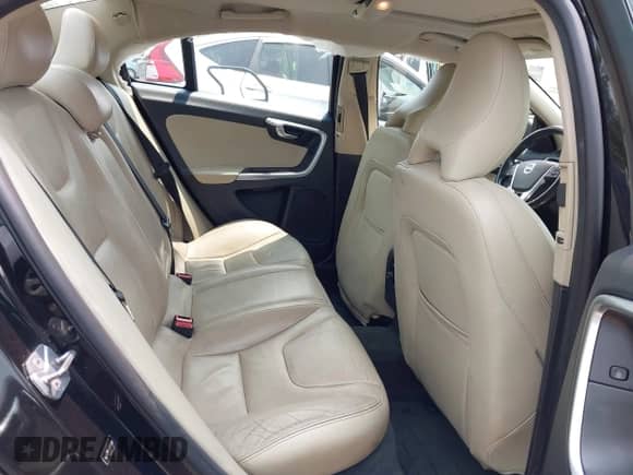 2018 Volvo S60 Dynamic с VIN YV126MFL4J2458009, выставлен на аукционе IAAI как лот 42396373 с пробегом 175 270 миль миль и . История ставок и продаж доступна на DreamBid. Изображение 8.