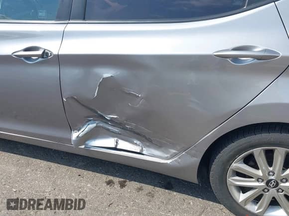 2014 Hyundai Elantra SE z VIN KMHDH4AE8EU156827, wystawiony jako IAAI lot #43175500 z przebiegiem 113 761 mil mil oraz . Historia ofert i sprzedaży dostępna na DreamBid. Obrazek 6.