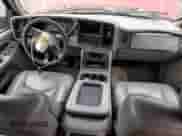 2004 Chevrolet Silverado 2500HD LT3 z VIN 1GCHK23G14F180092, wystawiony jako Copart lot #90902515 z przebiegiem Nie podano mil oraz Szkoda całkowita • Salvage title. Historia ofert i sprzedaży dostępna na DreamBid. Obrazek 8.