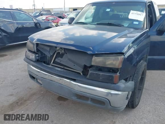 2005 Chevrolet Silverado 1500 Work Truck z VIN 1GCEC19X75Z352059, wystawiony jako IAAI lot #43358817 z przebiegiem Nie podano mil oraz . Historia ofert i sprzedaży dostępna na DreamBid. Obrazek 6.
