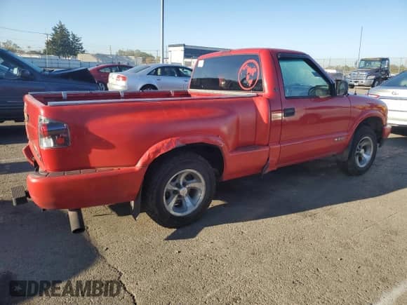 2002 Chevrolet S-10 LS с VIN 1GCCS14W528211792, выставлен на аукционе Copart как лот 74953194 с пробегом 163 185 миль миль и Списание • Salvage title. История ставок и продаж доступна на DreamBid. Изображение 3.