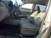 2011 Hyundai Santa Fe SE z VIN 5XYZH4AG8BG017645, wystawiony jako Copart lot #55505695 z przebiegiem 136 891 mil mil oraz Szkoda całkowita • Salvage title. Historia ofert i sprzedaży dostępna na DreamBid. Obrazek 7.