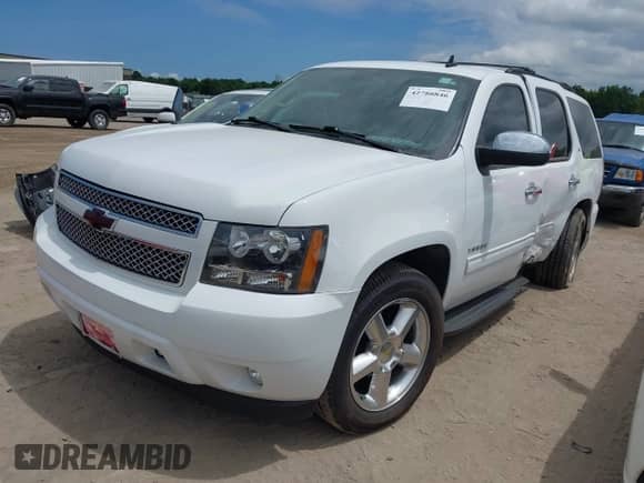 2013 Chevrolet Tahoe LT z VIN 1GNSKBE06DR112219, wystawiony jako IAAI lot #42780846 z przebiegiem 130 605 mil mil oraz . Historia ofert i sprzedaży dostępna na DreamBid. Obrazek 2.